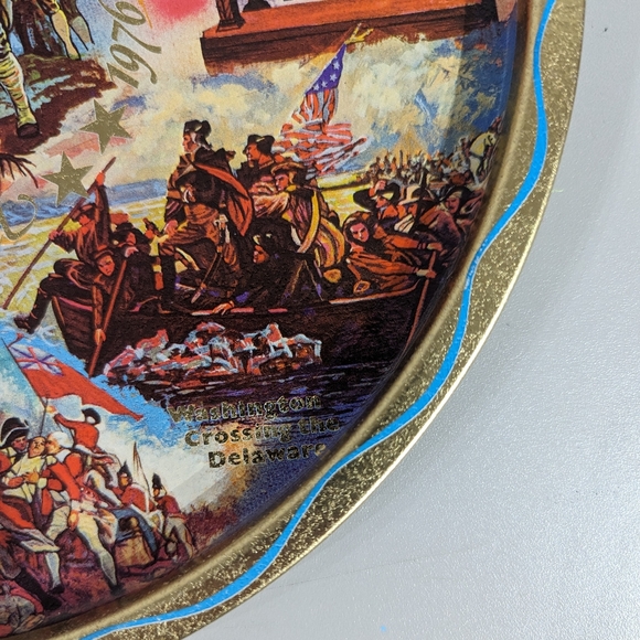 vintage Bicentennial 11" round tin tray - Picture 3 of 9